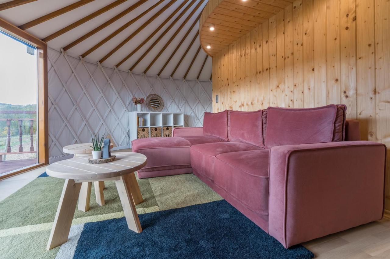 Gorski Glamping - Caloroczne Jurty Z Widokiem Tylmanowa Exterior photo